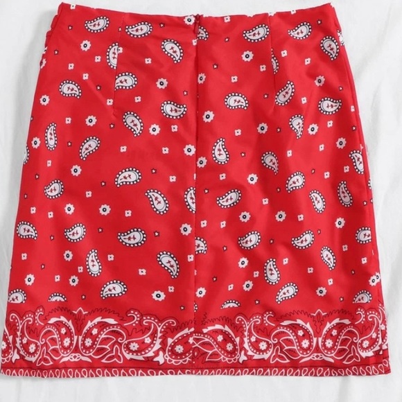 Red Zip Back Boho Paisley Print Skirt - NWT - Picture 2 of 5